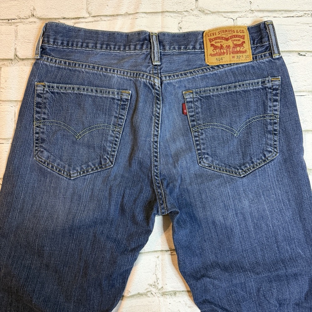 Levi's 514 Jeans Men's 32x30 Straight Slim Fit Blue Mediu Wash Denim 100% Cotton